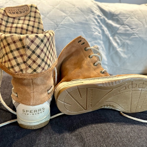 Sperry boat shoes with a high top twist! - Picture 2 of 5